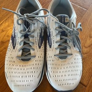 Brooks Ghost 13 size 9.5 gray